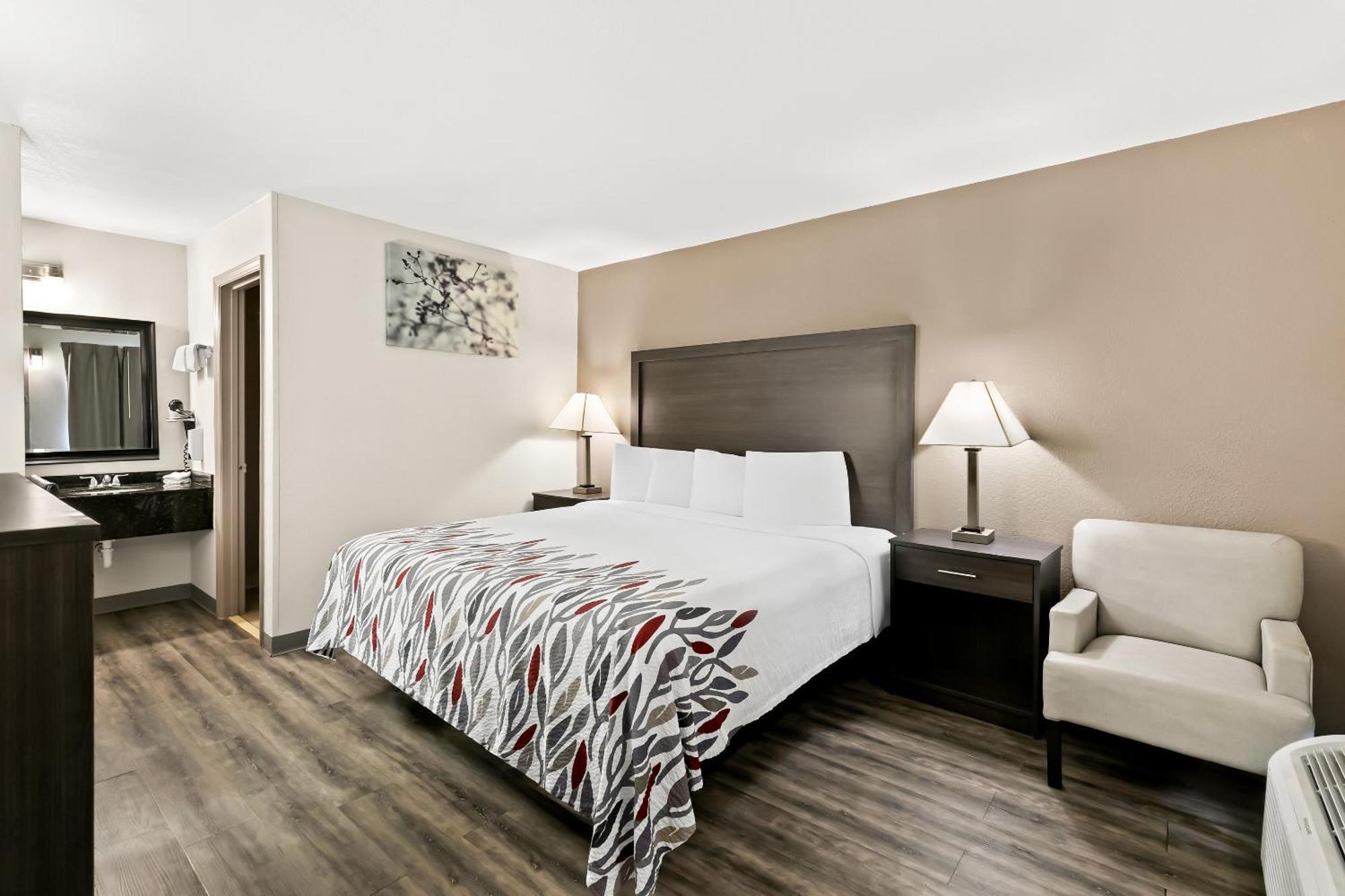 Red Roof Inn & Suites Дункан Экстерьер фото
