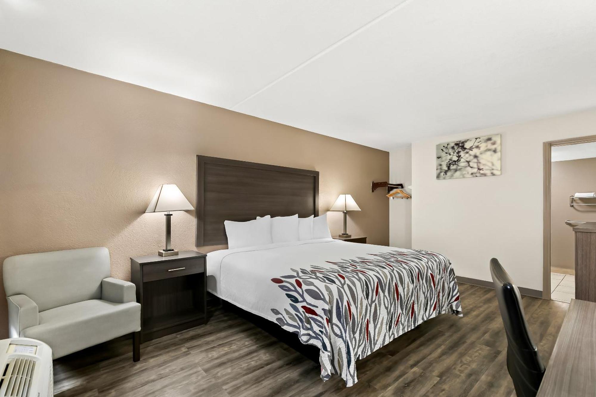 Red Roof Inn & Suites Дункан Экстерьер фото